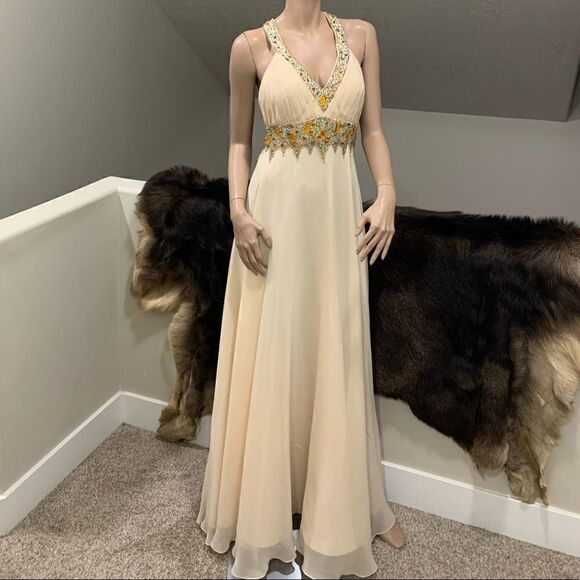 New Sexy V-Neck & Cross Back Beaded Halter Evening Dress - Picture 4 of 16